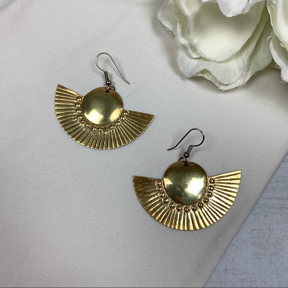 Vintage Boho Gold Lightweight Gold Fan Earrings - Picture 9 of 9